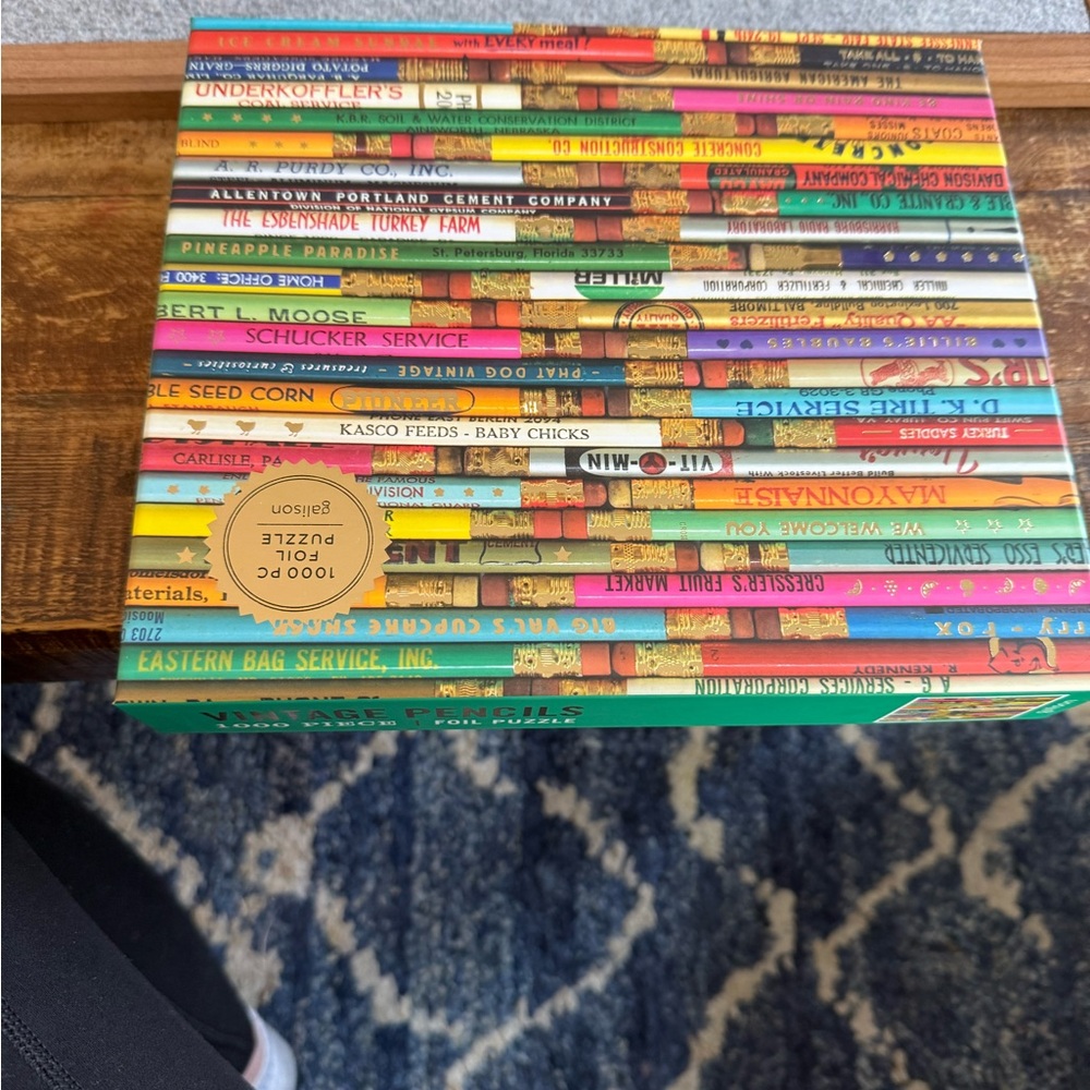 1000 piece Vintage Pencil Puzzle